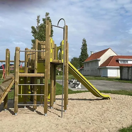 A Апартаменты *